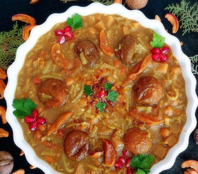 طرز تهیه آش میوه مجلسی با انواع میوه های تازه و خشک