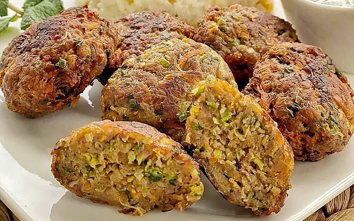 طرز تهیه کتلت تره فرنگی با گوشت چرخ کرده + فوت و فن