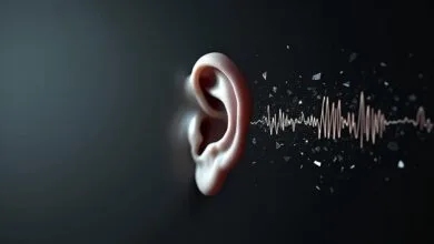 چطور بفهمیم به سمعک نیاز داریم؟ 10 نشانه ی هشداردهنده کم شنوایی