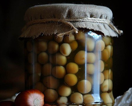 ترشی فندق؛ چاشنی خوشمزه غنی از پروتئین و فیبر