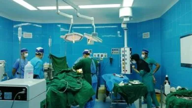 سفیدپوشانی که سنگر را ترک نکردند؛ نبض وطن در اتاقهای عمل می تپد