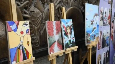 برپایی نمایشگاه آثار هنری بیماران پروانهای در مترو