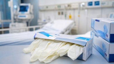 هشدار تولیدکنندگان: واردات دستکش پزشکی، تولید داخل را زمین‌گیر می‌کند
